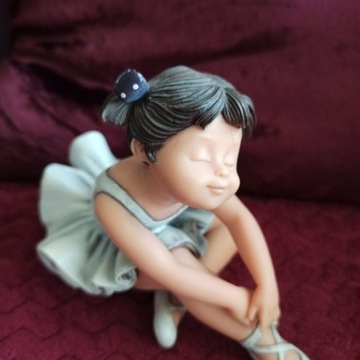 Figurka małej baleriny Nadal Studio baletnica