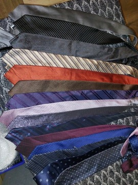 23 krawaty. Zestaw