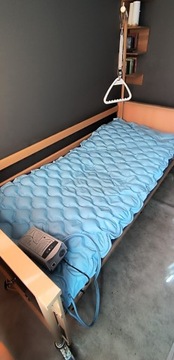 Łóżko rehabilitacyjne elektryczne używane z Materacem