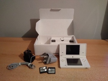Konsola Nintendo DSi  zestaw, box