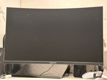 Monitor Gigabyte M32UC