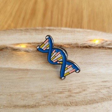 Przypinka - DNA