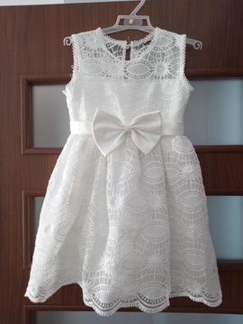 Sukienka 6-7 lat biała 