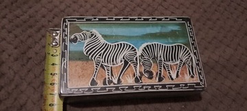 Rzeźbione pudełko szkatuła art zebra
