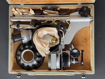 stary powiększalnik fotograficzny