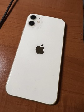 iPhone 11 64GB White + Apple battery pack