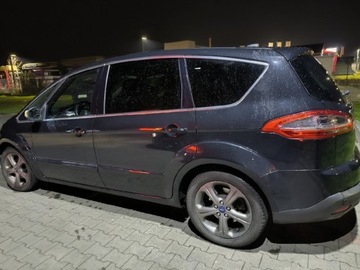 Ford.     S-Max 