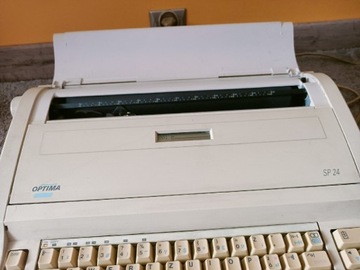 Maszyna do pisania Optima SP24