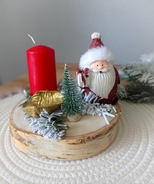 Stroik świąteczny na plastrze drewna 