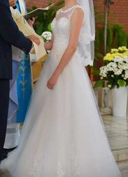 Biała suknia ślubna 