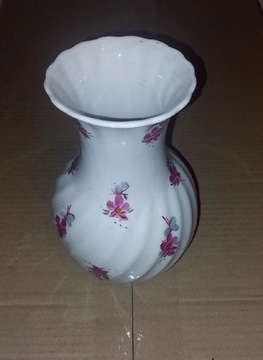 Porcelanowy wazon na kwiaty z czasów PRL