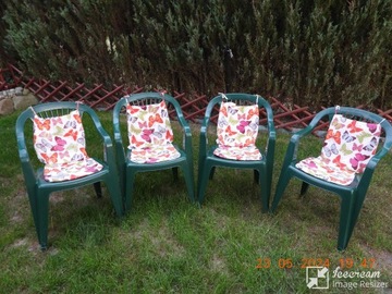 4 Plastikowe Krzesła Ogrodowe - Ciemna zieleń - z poduszkami