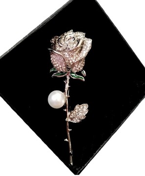 Broszka posrebrzana Róża z cyrkoniami Perła