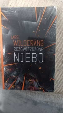 Rozgwieżdżone niebo Lars Wilderang