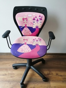 Fotel biurowy dla dziewczynki 