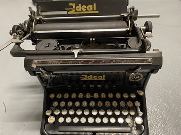 Maszyna do pisania Ideal Neumann