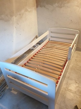 Łóżko bukowe 90x200 szuflady barierki