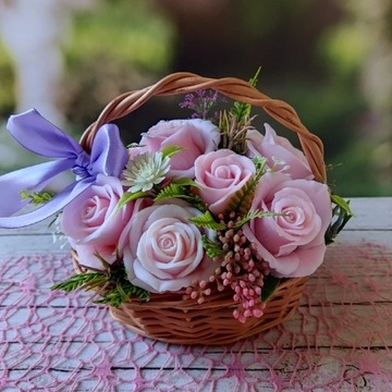 Kwiaty Mydlane RÓŻE w koszyczku bukiet dekoracja