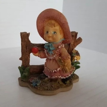Figurka dziewczynka porcelana