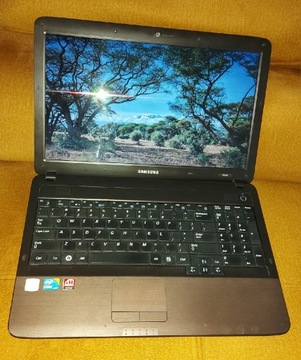 Laptop SAMSUNG R540