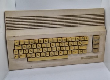 Komputer Commodore C-64 C