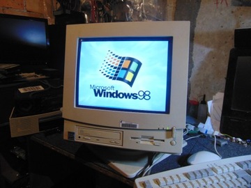 Stary komputer Pentium-S