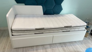 Łóżko rozkładane z dwoma materacami 