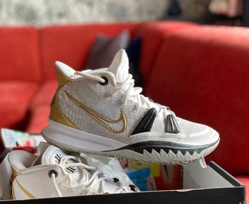 NIKE KYRIE 7 RINGS WHITE METALLIC GOLD