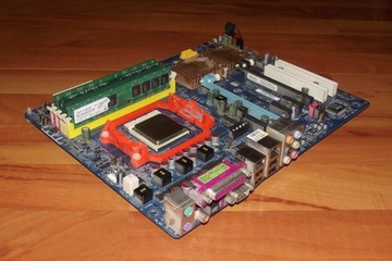 Płyta główna Gigabyte GA-M57SLI-S4 ATX + procesor Phenom X3 8650 + 4GB DDR2