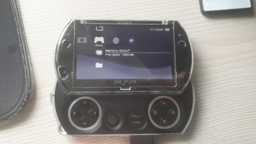 PSP GO 16GB+2GB M2  PRZEROBIONA