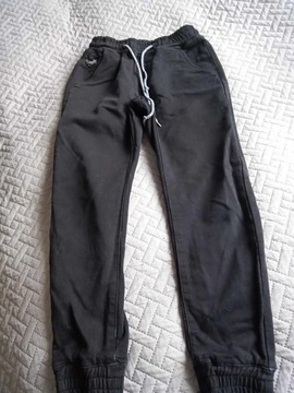 Czarne jeansowe spodnie r 26