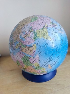 Globus - puzle na podstawce