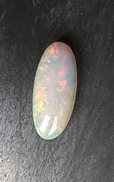 Opal etiopski kaboszon 2,95 ct