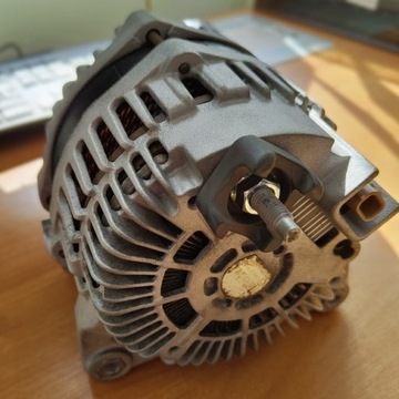 Alternator Opel Vivaro