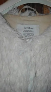 Bezrękawnik futerko ciepłe zima kremowe Bershka