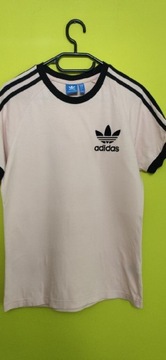 Koszulka t-shirt firmy Adidas z czarnym zamsz.logo łososiowy kolor 