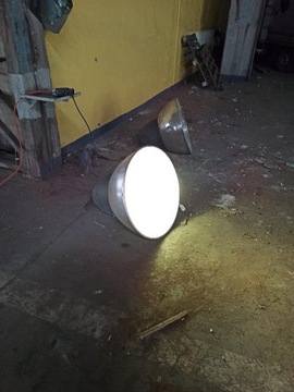 Lampy przemysłowe oświetlenie hali aluminium