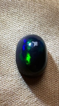 Kaboszon czarny opal 1.1 ct na pierścionek