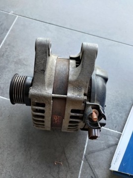 alternator VOLVO S40 i inne do regeneracji  2009r 