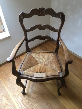 Sprzedam stare rzeźbione krzesła - komplet