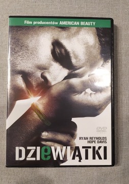 Dziewiątki - Ryan Reynolds film DVD stan idealny