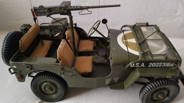 Model 1:8 Jeep Willys MB Hachette