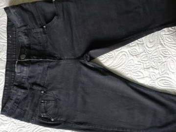 Niespotykane, czarne spodnie jeans+stretch 46