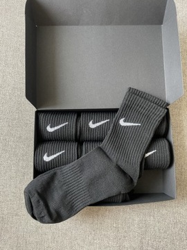 Nike Wysokie Czarne Skarpety 9 par(35/38)