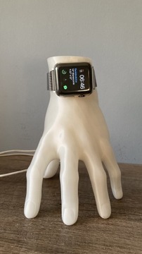 Apple Watch stojak uchwyt stacja ładująca dłoń