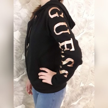 Guess bluza damska. S ocieplana podszycie polarowe