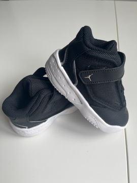 Buty chłopięce Jordan Max aura 4