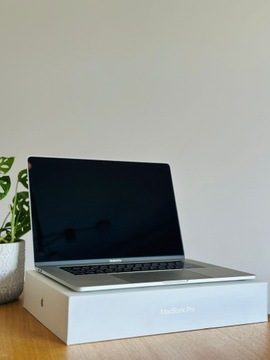MacBook Pro 15' Pierwszy Właściciel - nowa Matryca