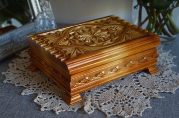Stara szkatułka pudełko drewniane rzeźbione