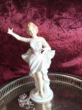 Figurka porcelanowa dama w sukni vintage